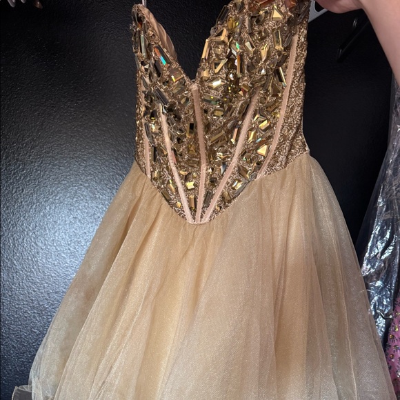 Sherri Hill Gold short dress - Picture 1 of 6